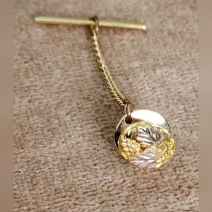 Black hills gold tie tack